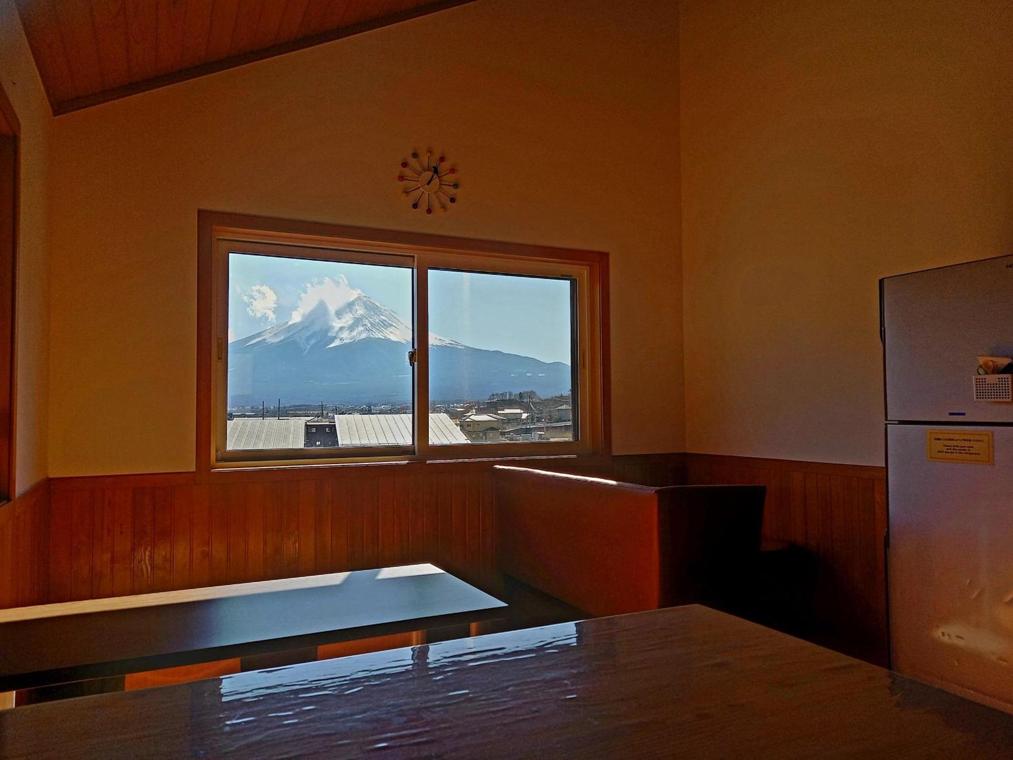 Orange Cabin Inn Far From Station Fujikawaguchiko Bagian luar foto